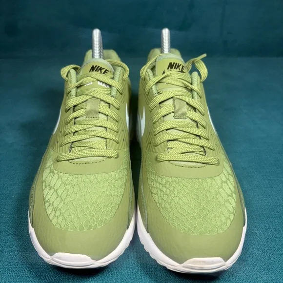 Nike Women's Green Sneakers - Picture 4 of 8